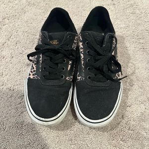 Women’s cheetah black vans